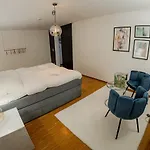 Bonnystay River Side 100 Qm Fuer 4 Personen Διαμέρισμα